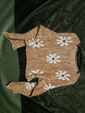 Medium Knitted Orange Floral Cropped Sweater/Shorts Set